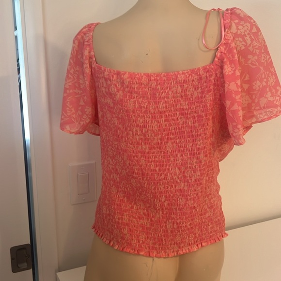 Lush Top - Picture 2 of 4